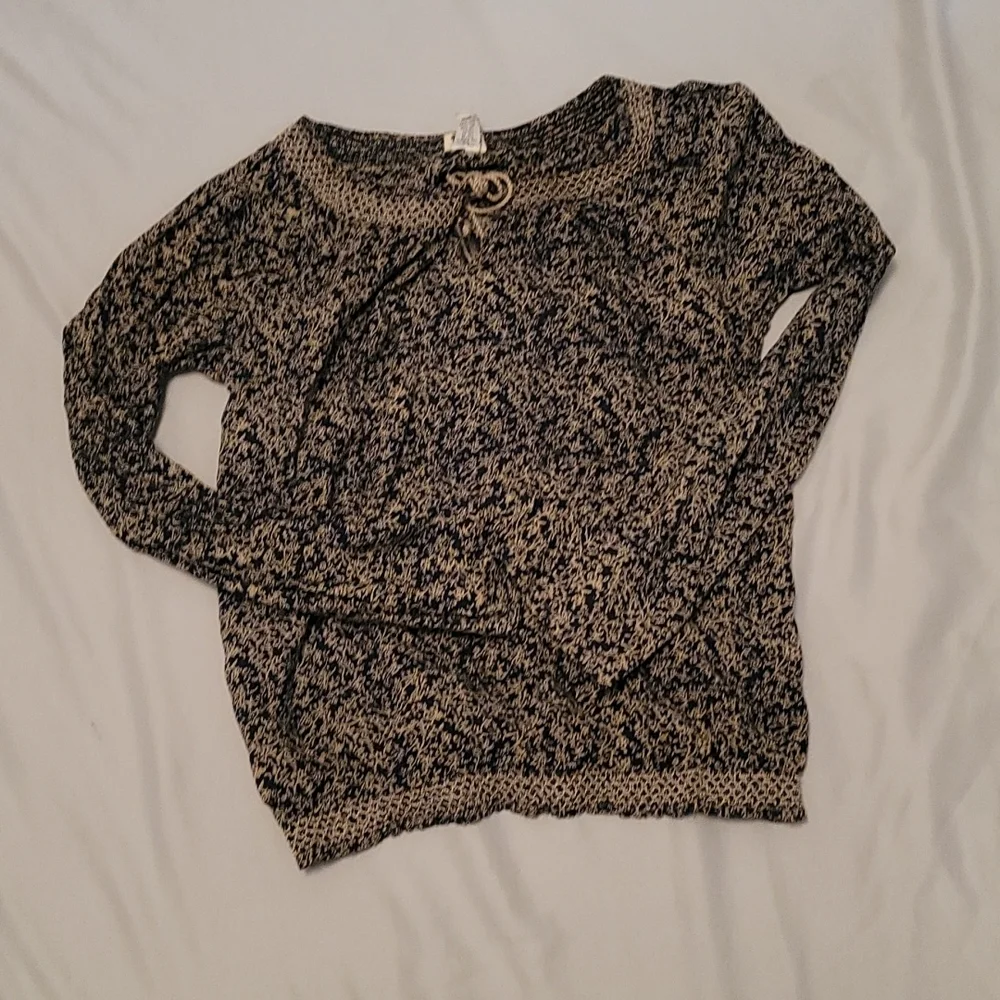 3 pretty long sleeve and 3/4 sleeve shirts - Picture 4 of 4